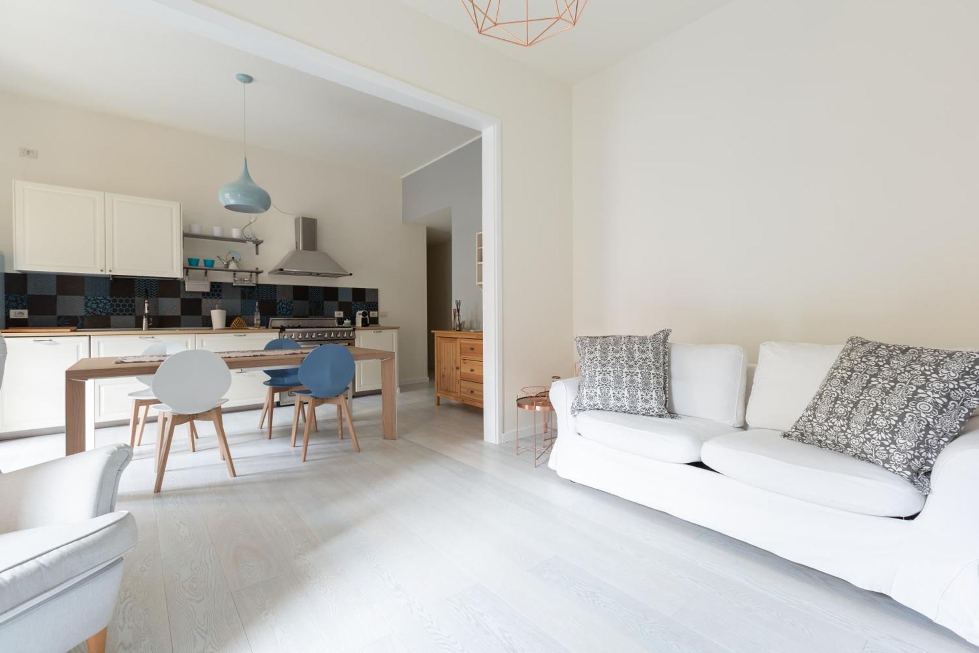 Porta Volta Bright And Roomy Flat Milán